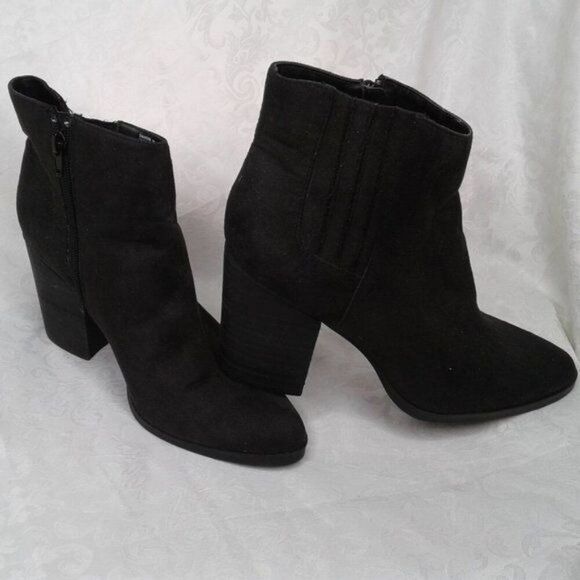 Madden Girl Shaakerr Chelsea Ankle Boots Chunk Heel Black Suede-Look Size 9M - Picture 7 of 14